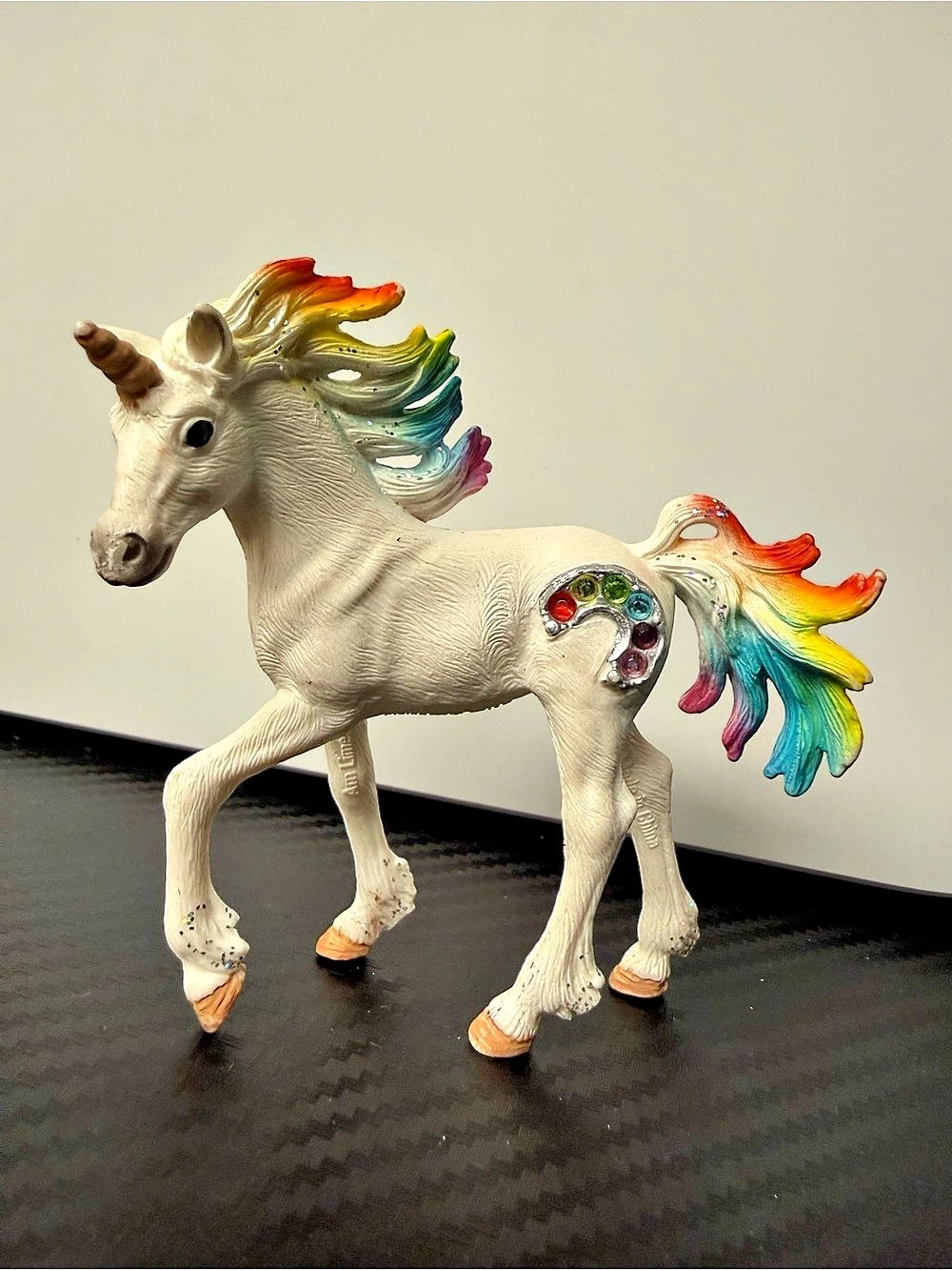 Schleich Rainbow Unicorn Foal Bayala Fantasty Figure 73527 Glitter Crystals